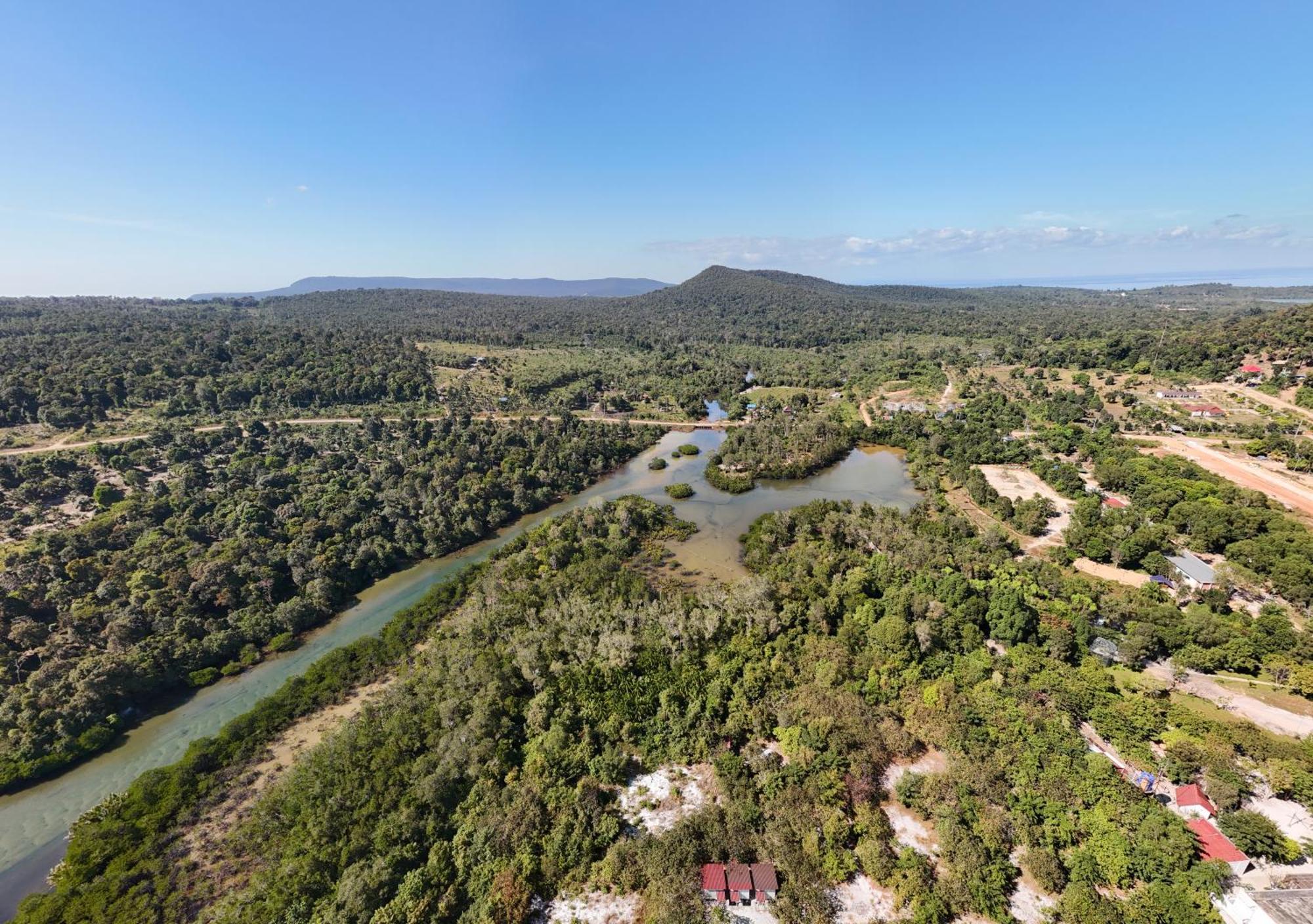 Koh Rong Beach Hostel And Bungalows Kaoh Touch Bagian luar foto