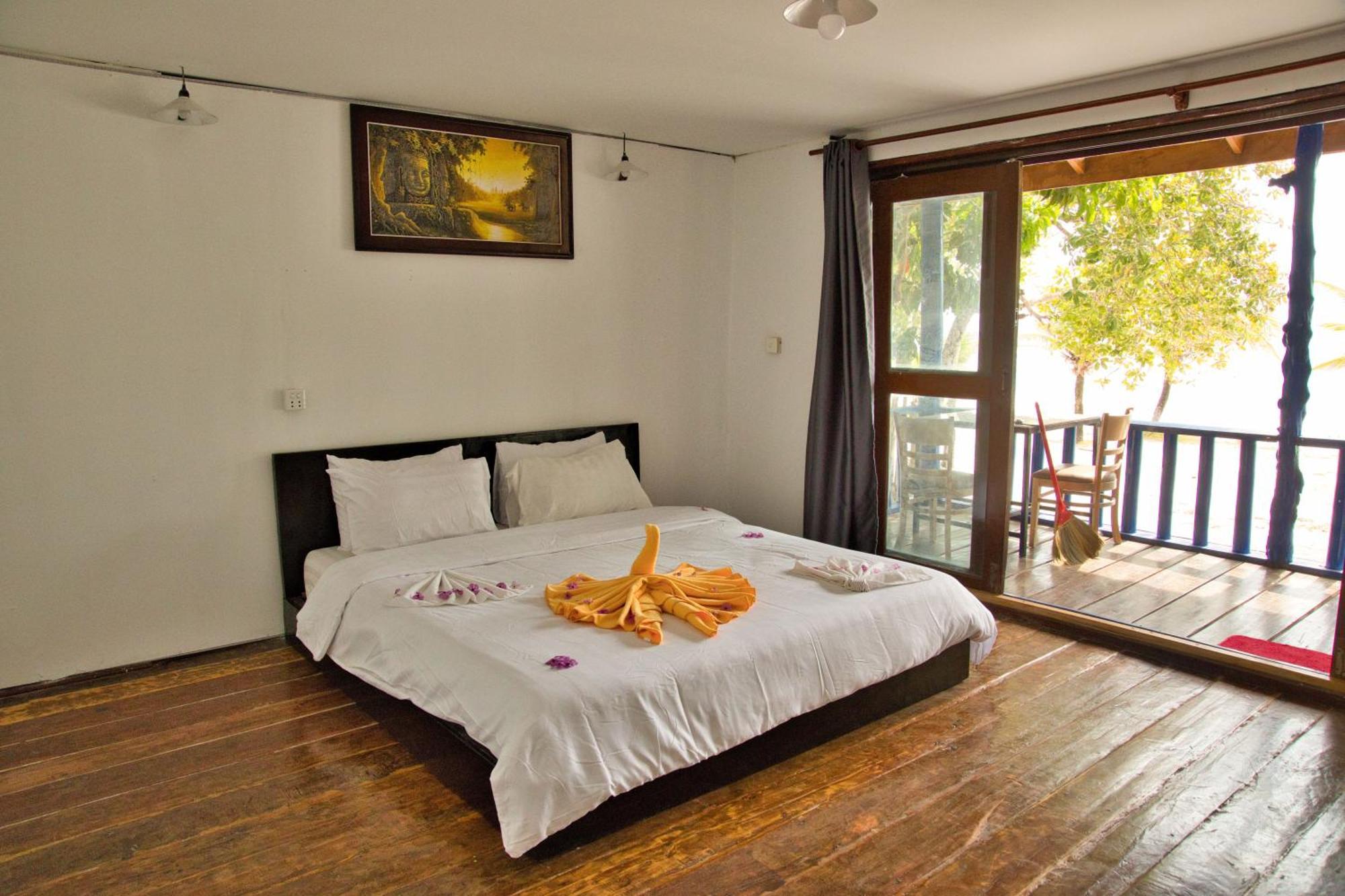 Koh Rong Beach Hostel And Bungalows Kaoh Touch Bagian luar foto