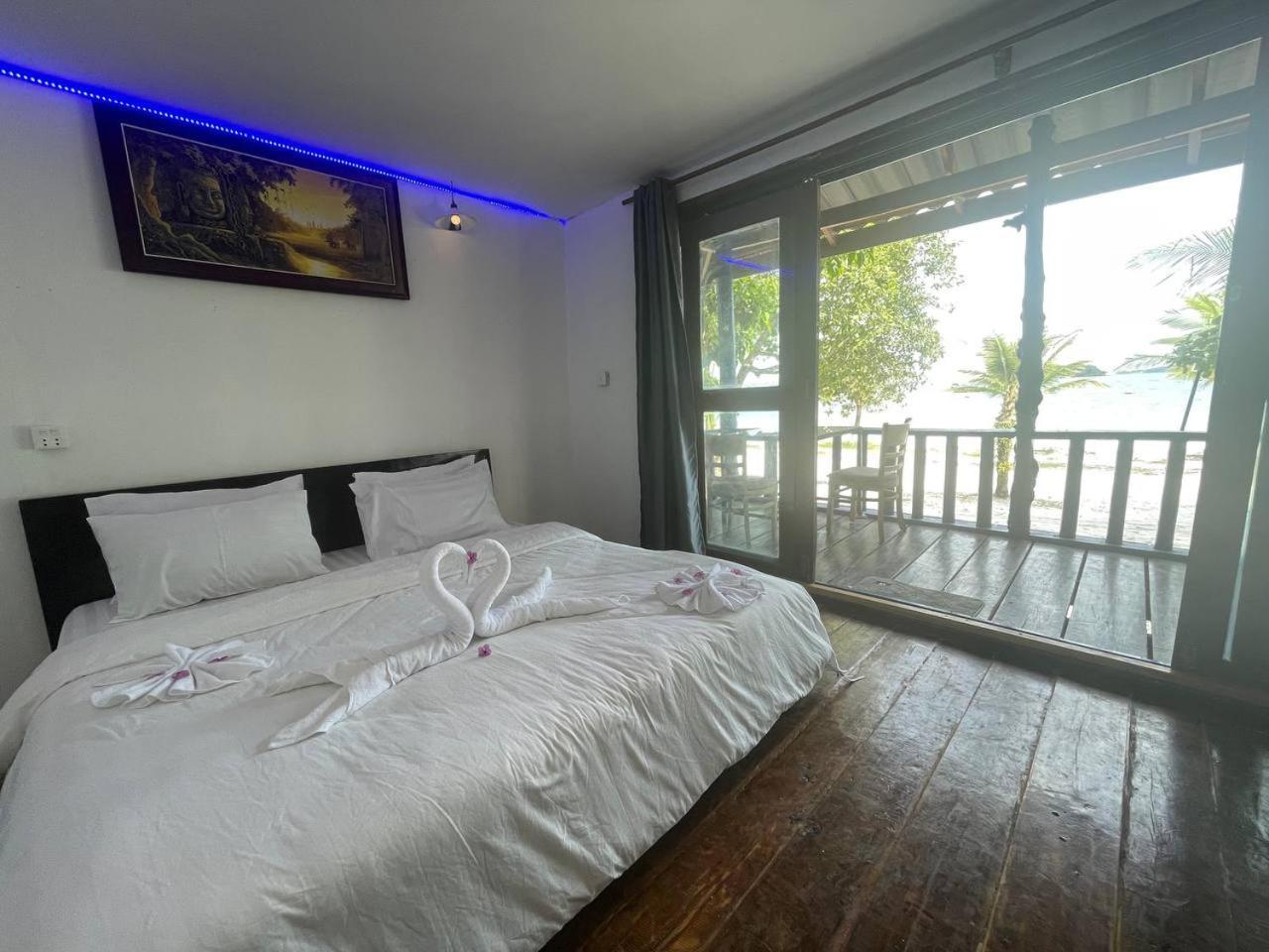 Koh Rong Beach Hostel And Bungalows Kaoh Touch Bagian luar foto