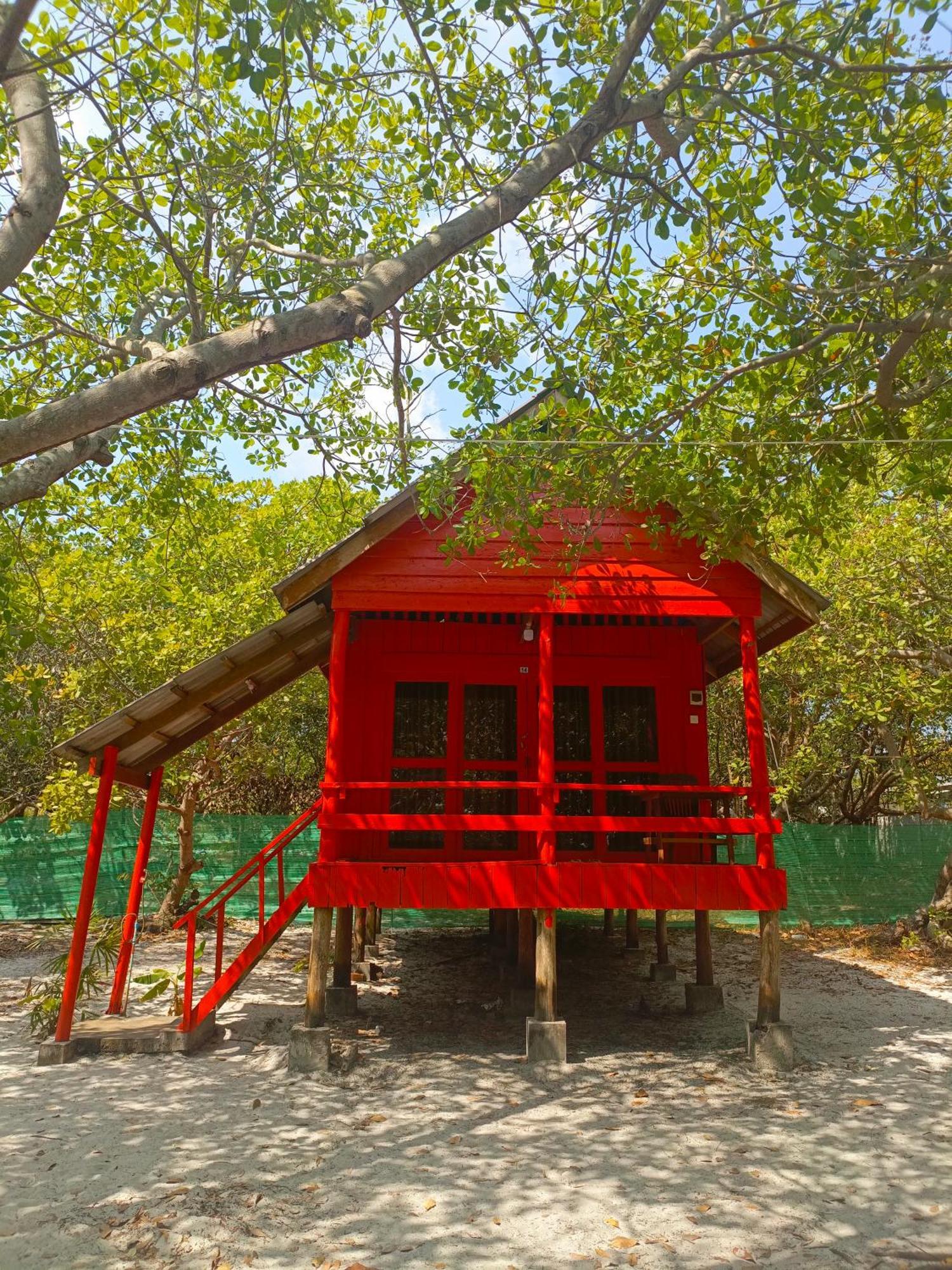 Koh Rong Beach Hostel And Bungalows Kaoh Touch Bagian luar foto
