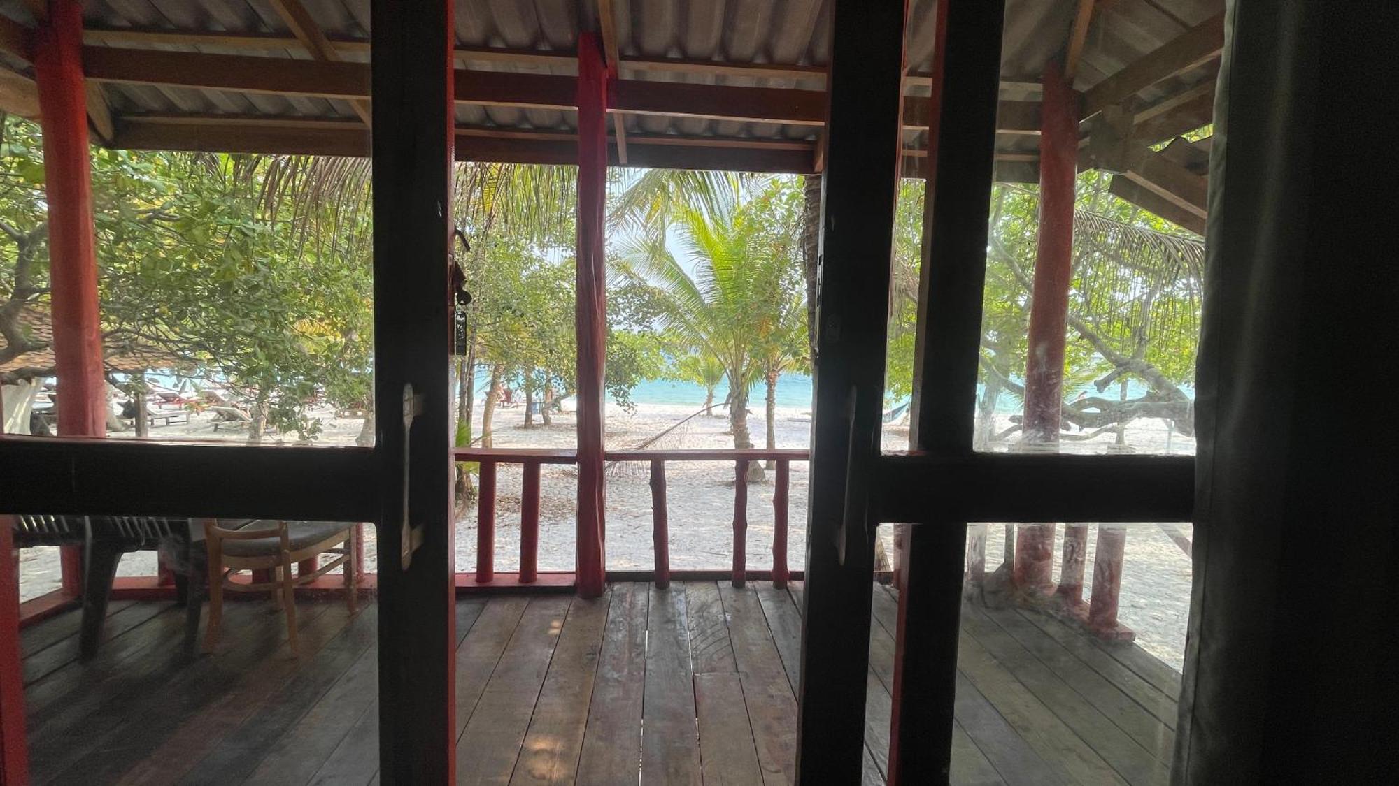 Koh Rong Beach Hostel And Bungalows Kaoh Touch Bagian luar foto